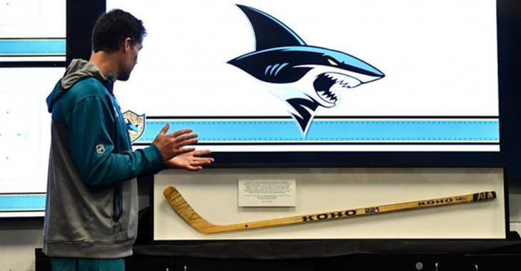 Howe family presents Marleau with the stick used in Gordie Howe's final NHL game