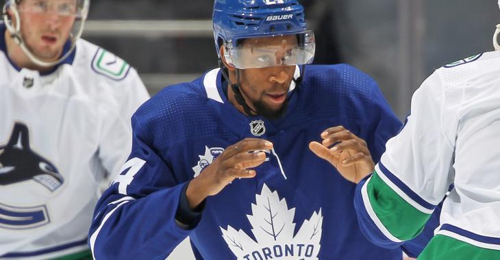 Wayne Simmonds signs a two year deal with the Leafs